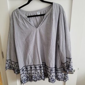 Old Navy 2X Loose Embroidered Blouse